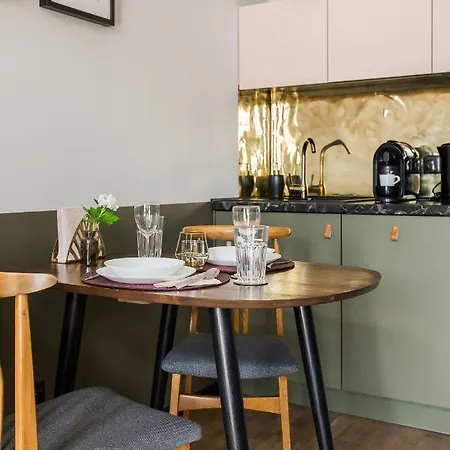 Apartment Nowy Swiat 28